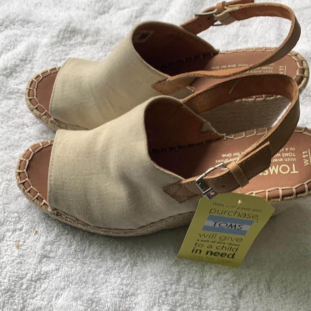 Tom’s wedge open toed sandal